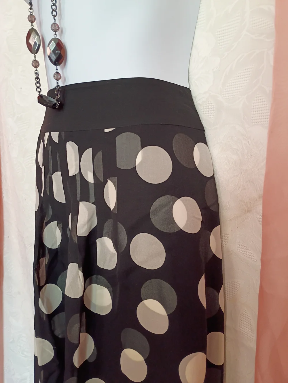 🛍️ BUNDLE ONLY🛍️Ann Taylor Black 100 % Silk Skirt with Cream Polka Dots